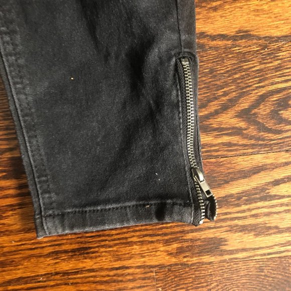 Black Jeans with Zipper Detail - Picture 4 of 8